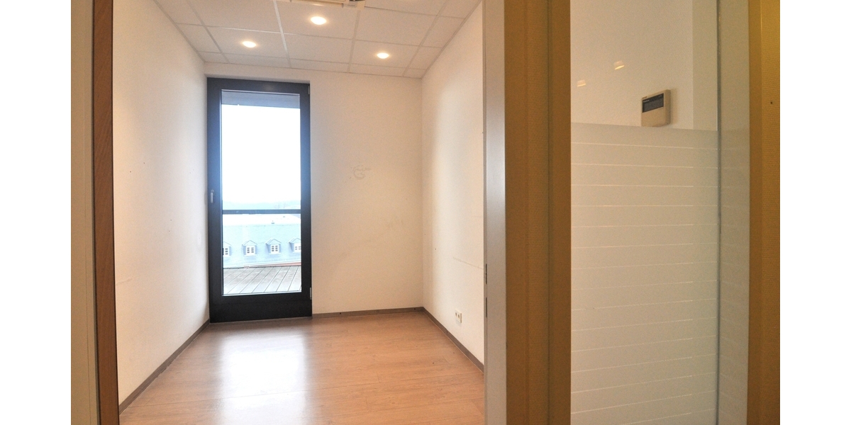 Praxisfläche mit Penthouse-Feeling im Ärztehaus - Gewerbeobjekt Königstein | Angebot:23795165