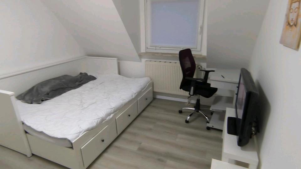 Dachgeschoßwohnung Wolfsburg Alt-Wolfsburg - 2 Zimmer, 50 m&sup2;, 350&euro; | Angebot:26382314