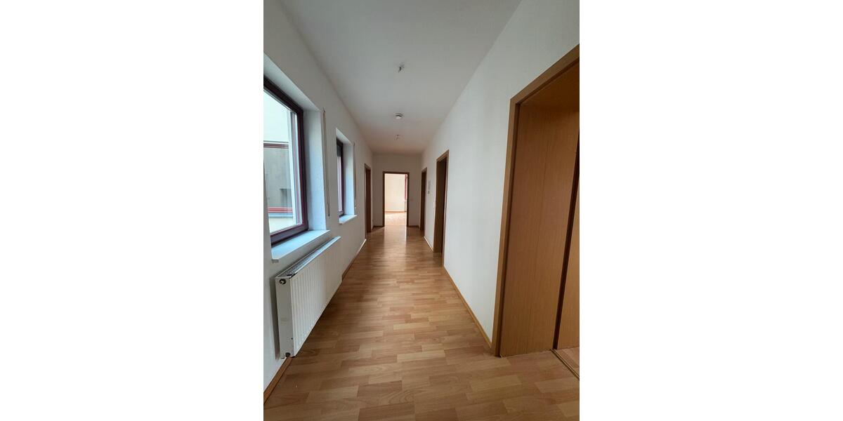 Etagenwohnung Altenburg - 5 Zimmer, 106 m&sup2;, 636&euro; | Angebot:25999857