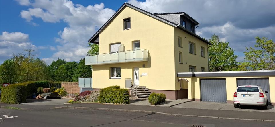 Dachgeschoßwohnung Lohfelden - 3 Zimmer, 85 m&sup2;, 850&euro; | Angebot:26256111