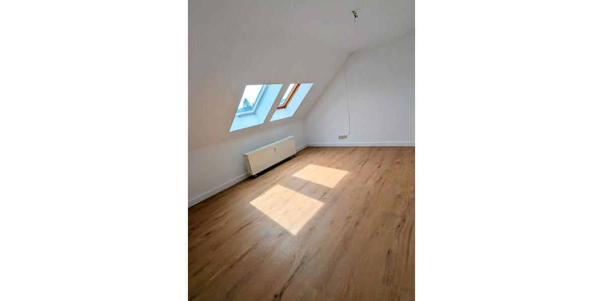 Etagenwohnung Pulsnitz - 4 Zimmer, 93 m&sup2;, 850&euro; | Angebot:26578496