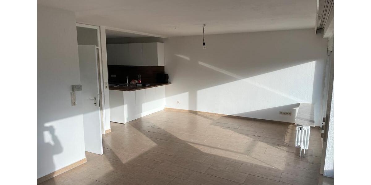 60qm 2 Zimmer whg mit Balkon, lichtdurchflutete Wohnung 2 zimmer