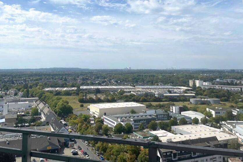 Herrliche Aussichten!! 1-Zimmer-Apartment + Balkon, modernes Duschbad, separierte Küche + Aufzug