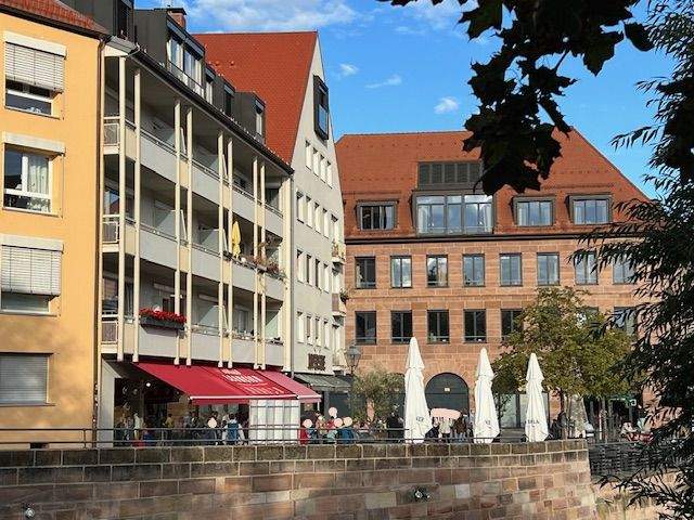 * HOCHWERTIG WOHNEN IN DER CITY * Premium 4 Zi-Whg. mit SÜDBALKON + PEGNITZBLICK * 4 zimmer