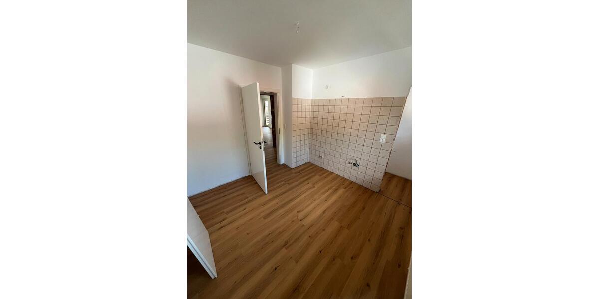 Etagenwohnung Rosdorf - 4 Zimmer, 97 m&sup2;, 975&euro; | Angebot:26261987