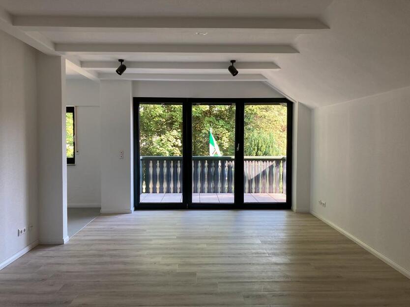 Sanierte 3-ZI-WG inkl. Balkon, Stellplatz & Kellerräumen zimmer