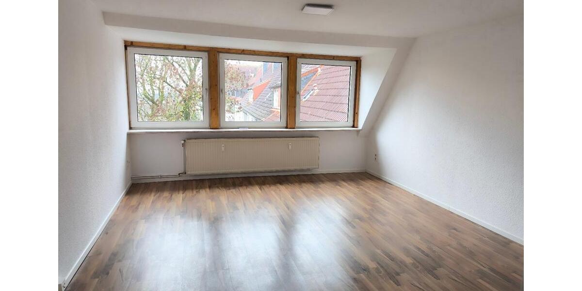 Dachgeschoßwohnung Emden Tholenswehr - 2 Zimmer, 62 m&sup2;, 435&euro; | Angebot:25377072