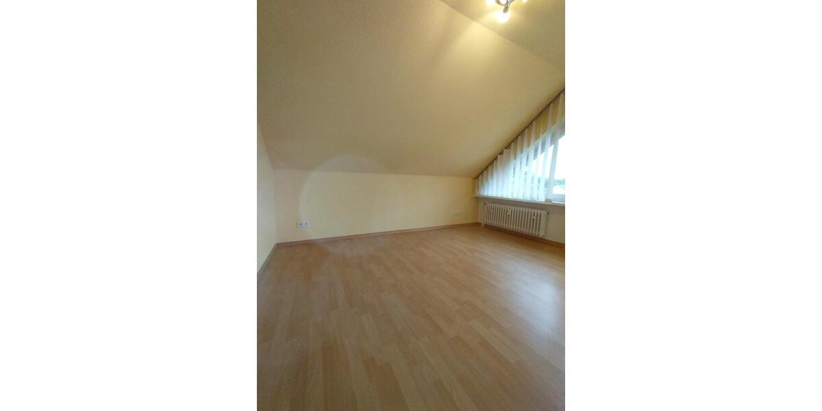 Dachgeschoßwohnung Bad Gandersheim - 4 Zimmer, 64 m&sup2;, 480&euro; | Angebot:24786626