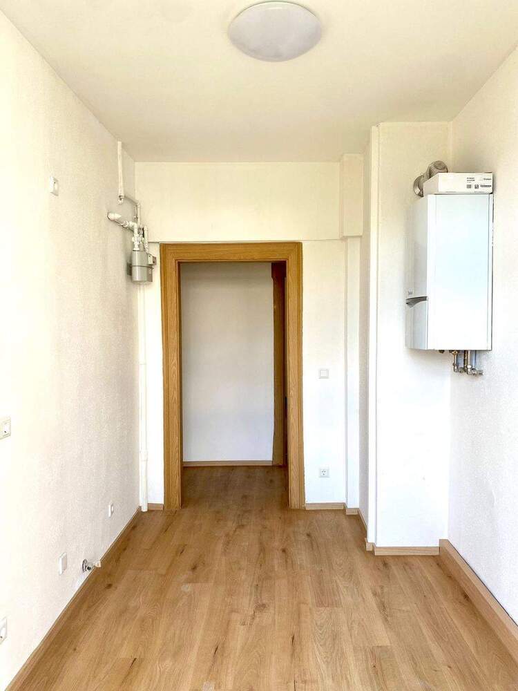 Renovierte JugendstilWohnung mit Süd-Balkon in ruhiger Anwohnerstraße