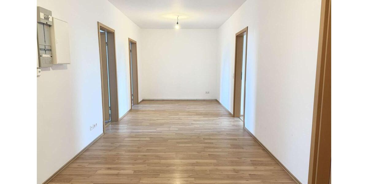 Etagenwohnung Hannover Linden-Limmer - 3 Zimmer, 101 m&sup2;, 1.123&euro; | Angebot:25499928