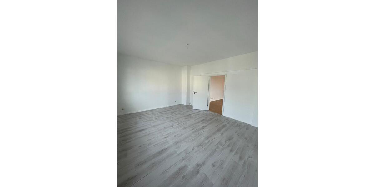 Etagenwohnung Helmstedt - 3 Zimmer, 89 m&sup2;, 550&euro; | Angebot:24779389