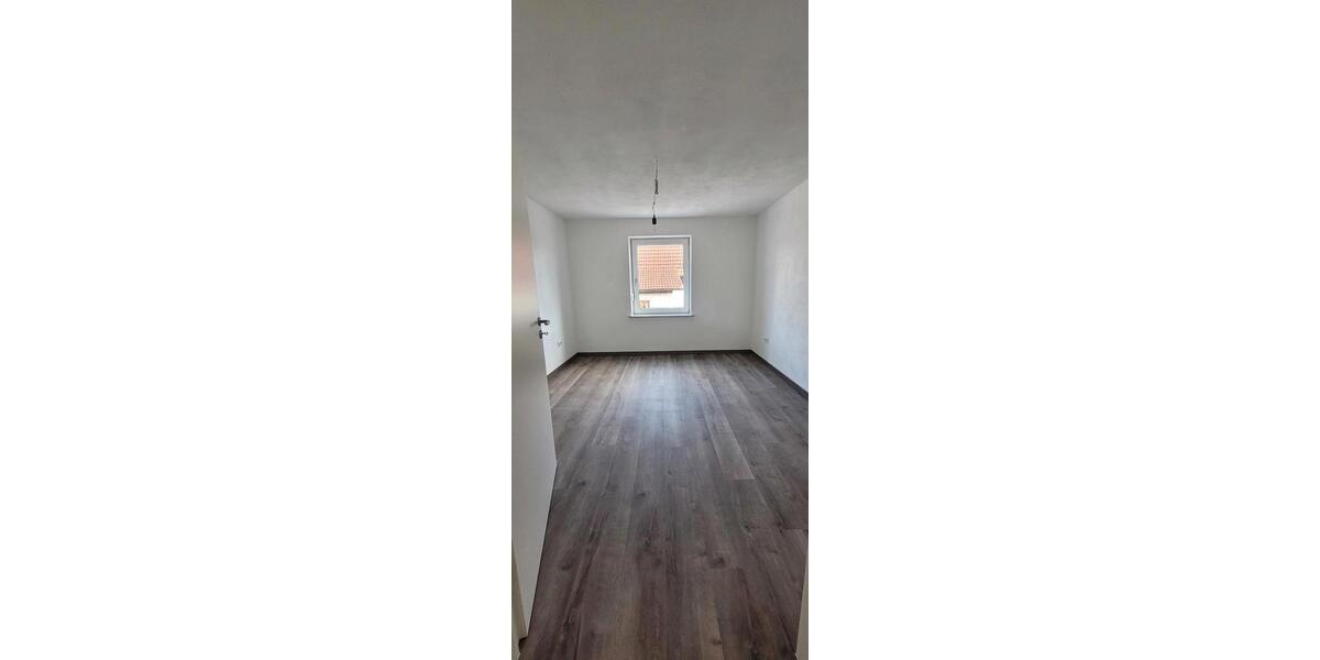 Erdgeschoßwohnung Maxhütte-Haidhof Haidhof - 4 Zimmer, 82 m&sup2;, 900&euro; | Angebot:26639949