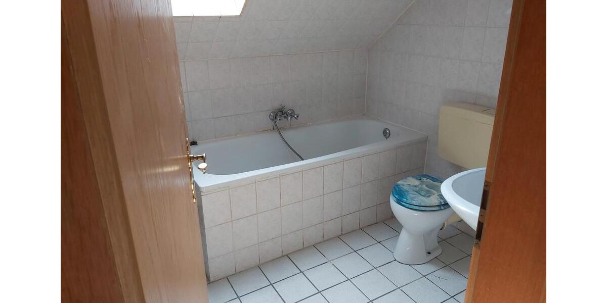 Dachgeschoßwohnung Morsbach - 3 Zimmer, 70 m&sup2;, 440&euro; | Angebot:26573251