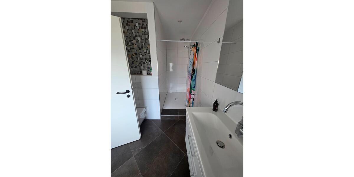 Wohnen auf Zeit Maintal - 12 Zimmer, 200 m&sup2;, 50&euro; | Angebot:21841229