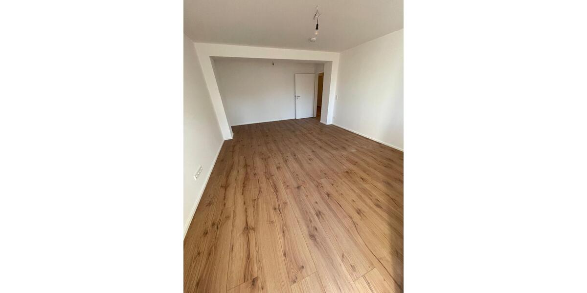 Erdgeschoßwohnung Vogtareuth - 3 Zimmer, 94 m&sup2;, 1.457&euro; | Angebot:25648862