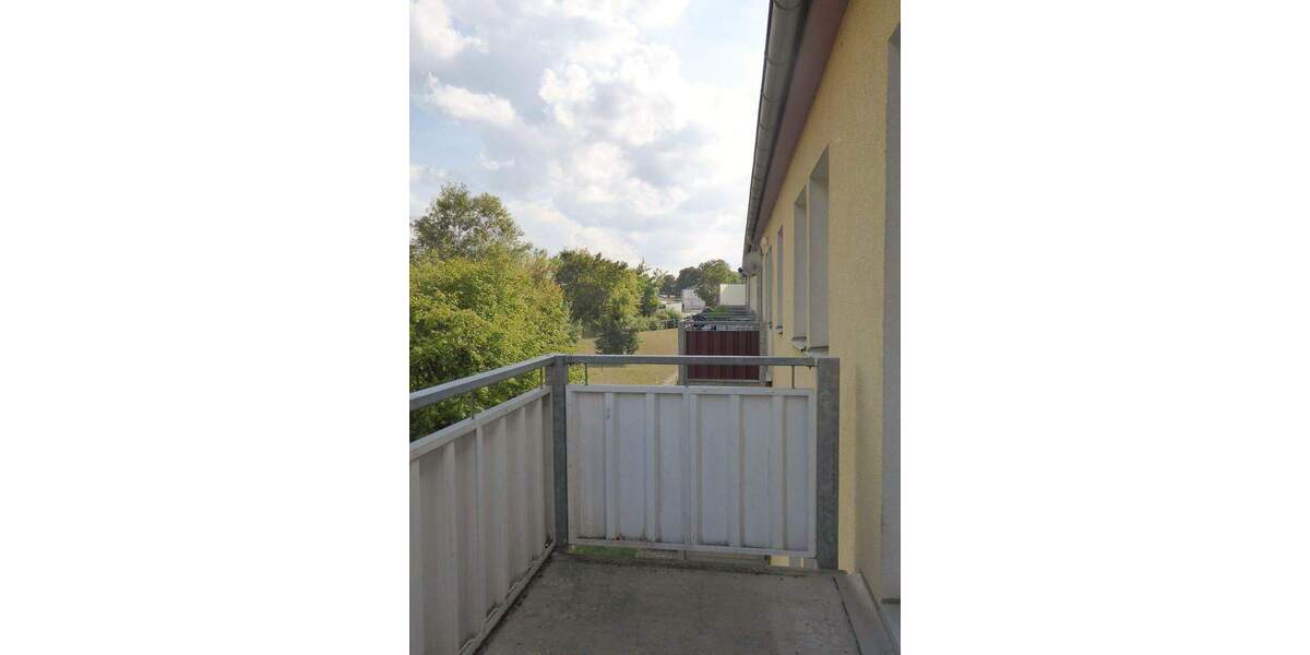 Etagenwohnung Bad Lauchstädt - 3 Zimmer, 58 m&sup2;, 359&euro; | Angebot:25750297