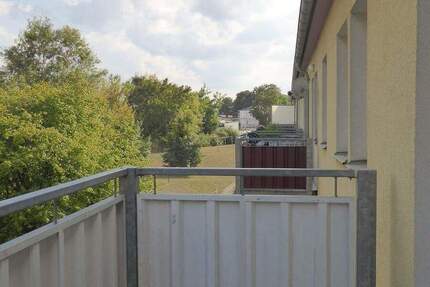 Wohnung Bad Lauchstädt - 3 Zimmer, 58 m&sup2;, 359&euro; | Angebot:25750297