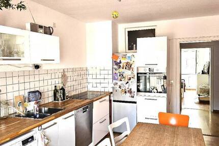 Helle 3 ZKB im Lindenhof mit großem Balkon und Einbauküche sucht berufstätigen Mieter