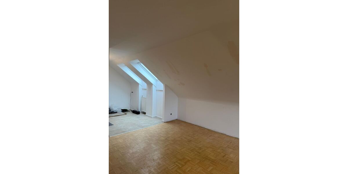 MG- Rheydt - zentrale helle und gemütliche 2-Zimmer Wohnung (60qm) - Dachgeschoßwohnung Mönchengladbach Rheydt | Angebot:27289648