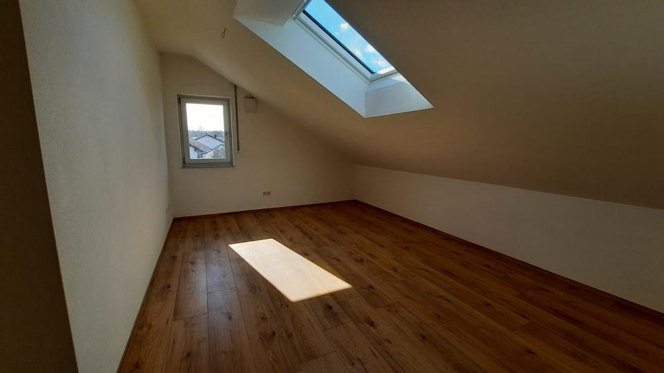 Dachgeschoßwohnung Emmerting - 3 Zimmer, 95 m&sup2;, 1.020&euro; | Angebot:25965976