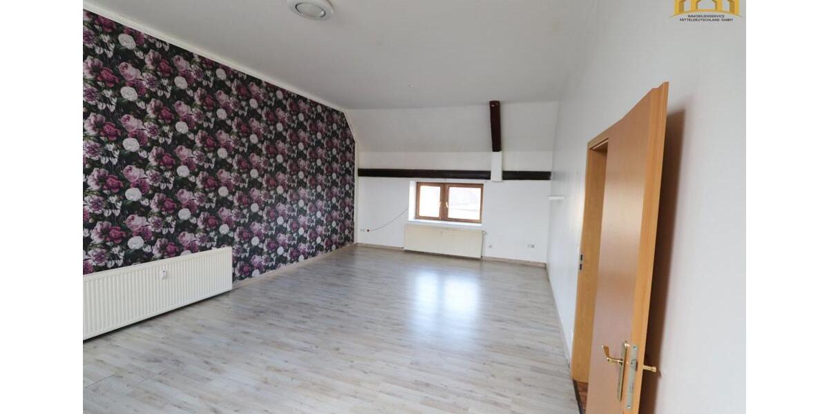 Dachgeschoßwohnung Hettstedt - 4 Zimmer, 87 m&sup2;, 420&euro; | Angebot:25990009