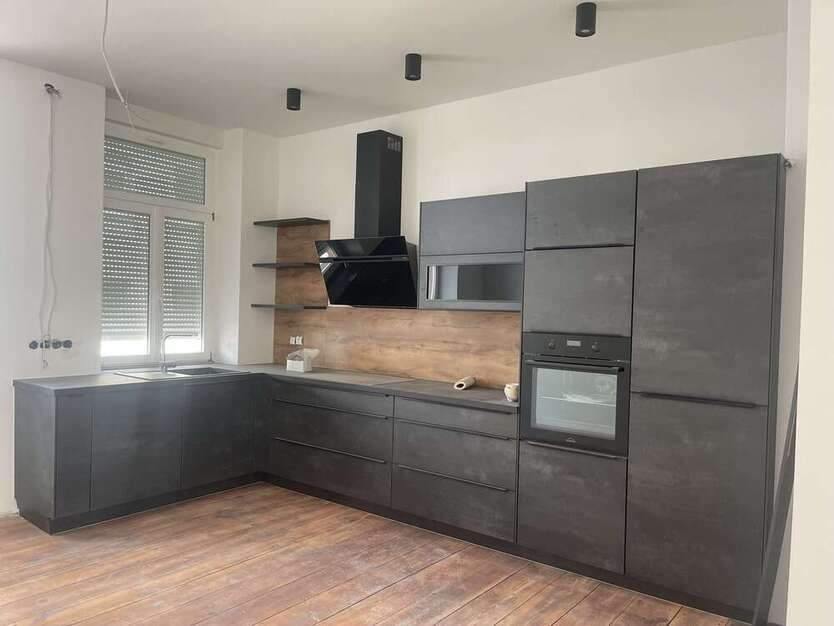 Haus zum Mieten in Kaiserslautern 2.600 € 240 m²