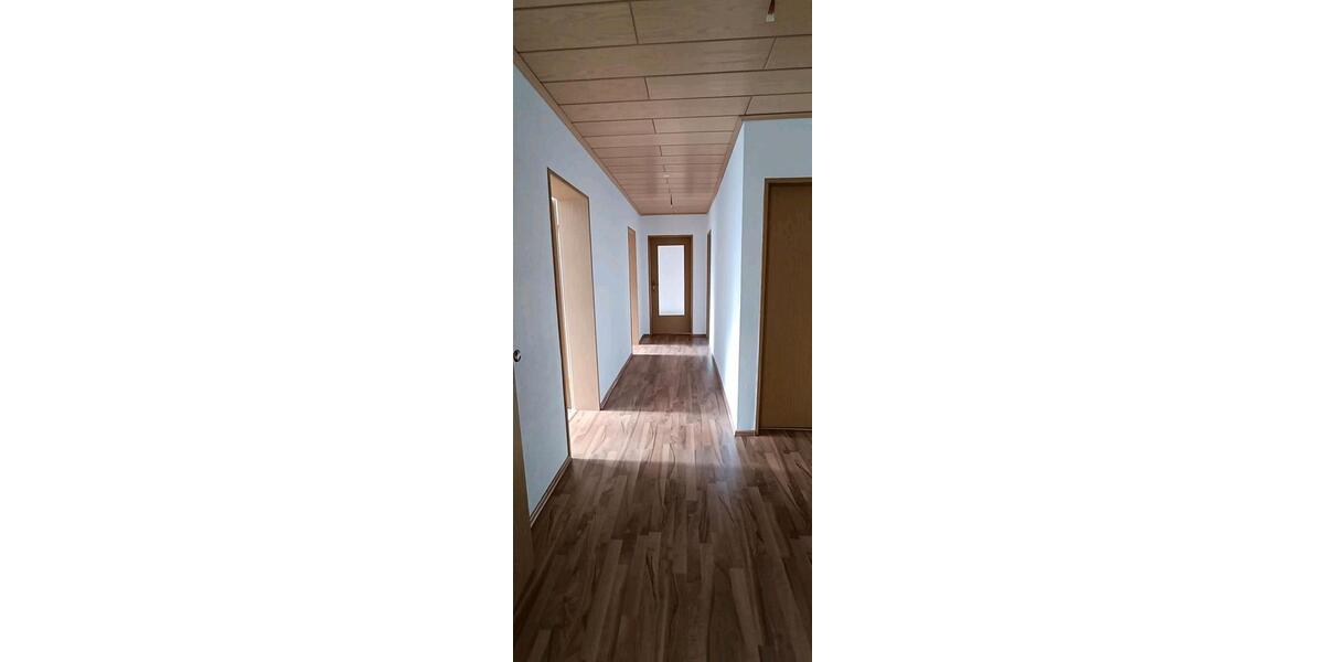 Etagenwohnung Oberkochen - 3 Zimmer, 77 m&sup2;, 1.100&euro; | Angebot:25883443