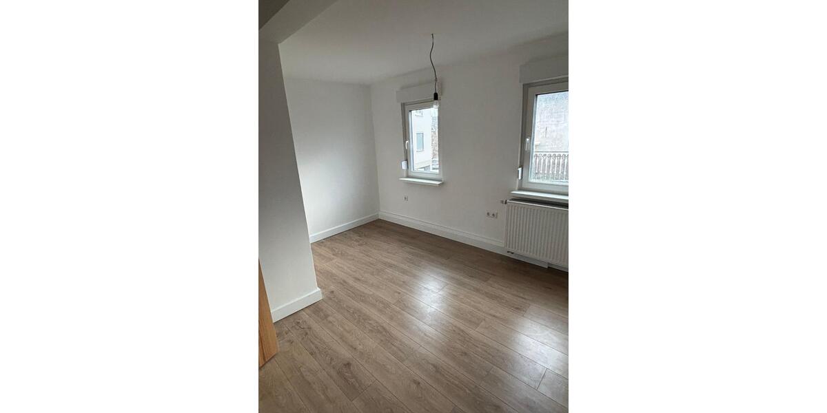 Einfamilienhaus Schwaigern - 4 Zimmer, 120 m&sup2;, 1.700&euro; | Angebot:24977745