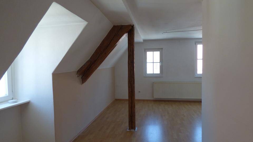 Dachgeschoßwohnung Weißenburg in Bayern - 2.5 Zimmer, 60 m&sup2;, 500&euro; | Angebot:26268472