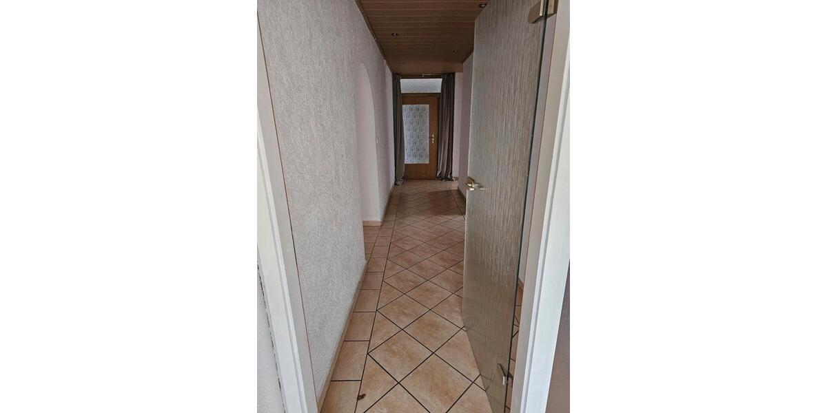 Erdgeschoßwohnung Dillenburg - 4 Zimmer, 100 m&sup2;, 950&euro; | Angebot:26267007