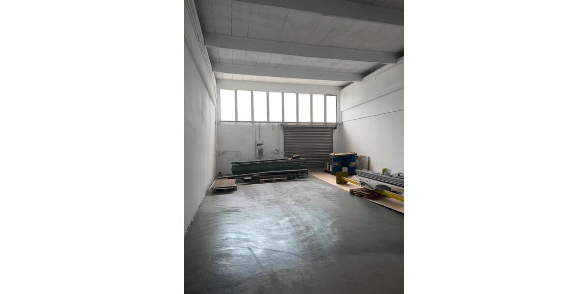 Lagerhalle mit eigener Zufahrt und Laderampe zu vermieten zimmer