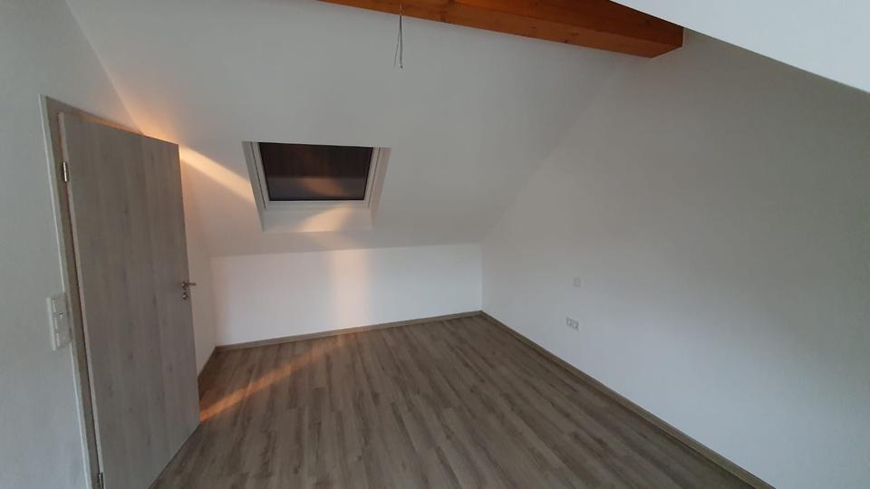 Dachgeschoßwohnung Langgöns - 2 Zimmer, 50 m&sup2;, 600&euro; | Angebot:24819199