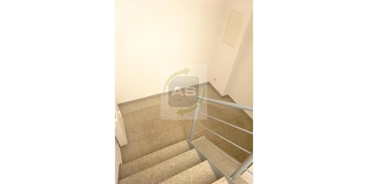 Dachgeschoßwohnung Zwickau - 3 Zimmer, 101 m&sup2;, 749&euro; | Angebot:26004595