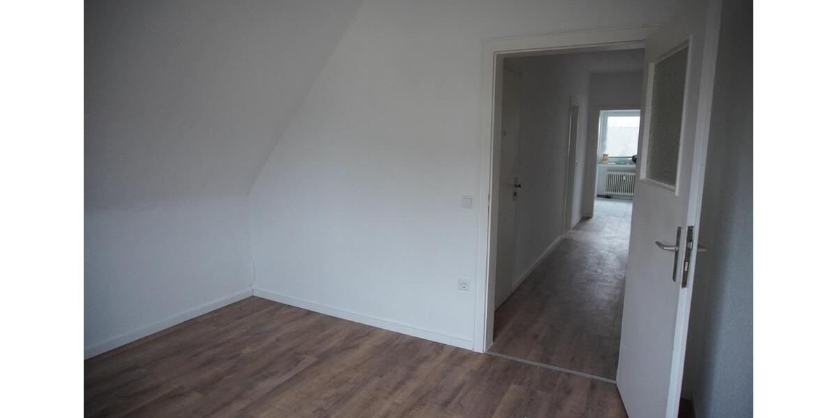 Dachgeschoßwohnung Bad Honnef - 3 Zimmer, 82 m&sup2;, 900&euro; | Angebot:24478584