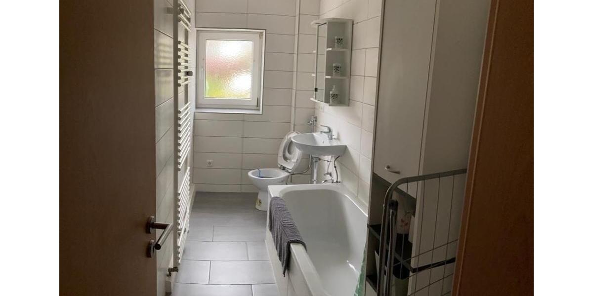 Erdgeschoßwohnung Hof Altstadt - 2.5 Zimmer, 64 m&sup2;, 510&euro; | Angebot:24572919