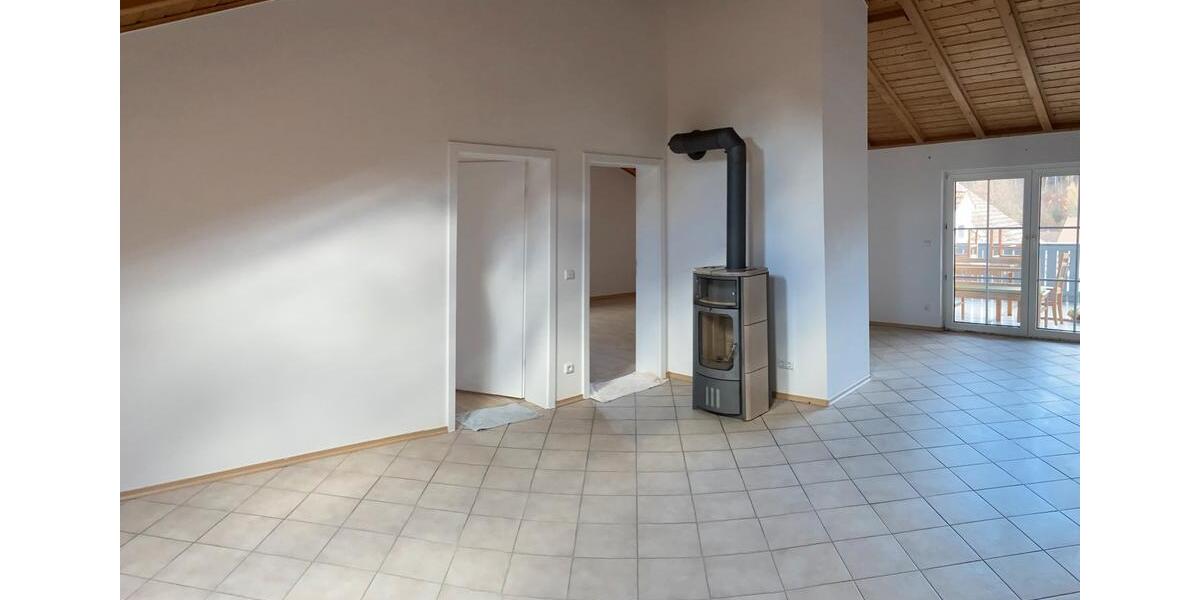 Dachgeschoßwohnung Metten - 3 Zimmer, 95 m&sup2;, 880&euro; | Angebot:23872965