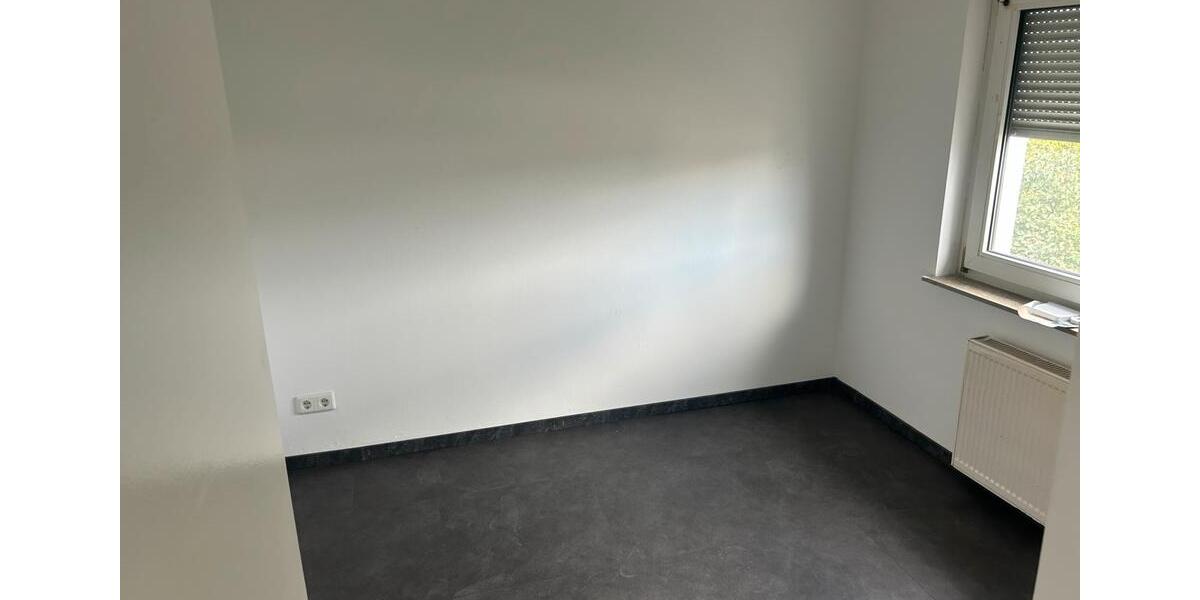 Etagenwohnung Lingen (Ems) Damaschke - 5 Zimmer, 115 m&sup2;, 300&euro; | Angebot:25588598