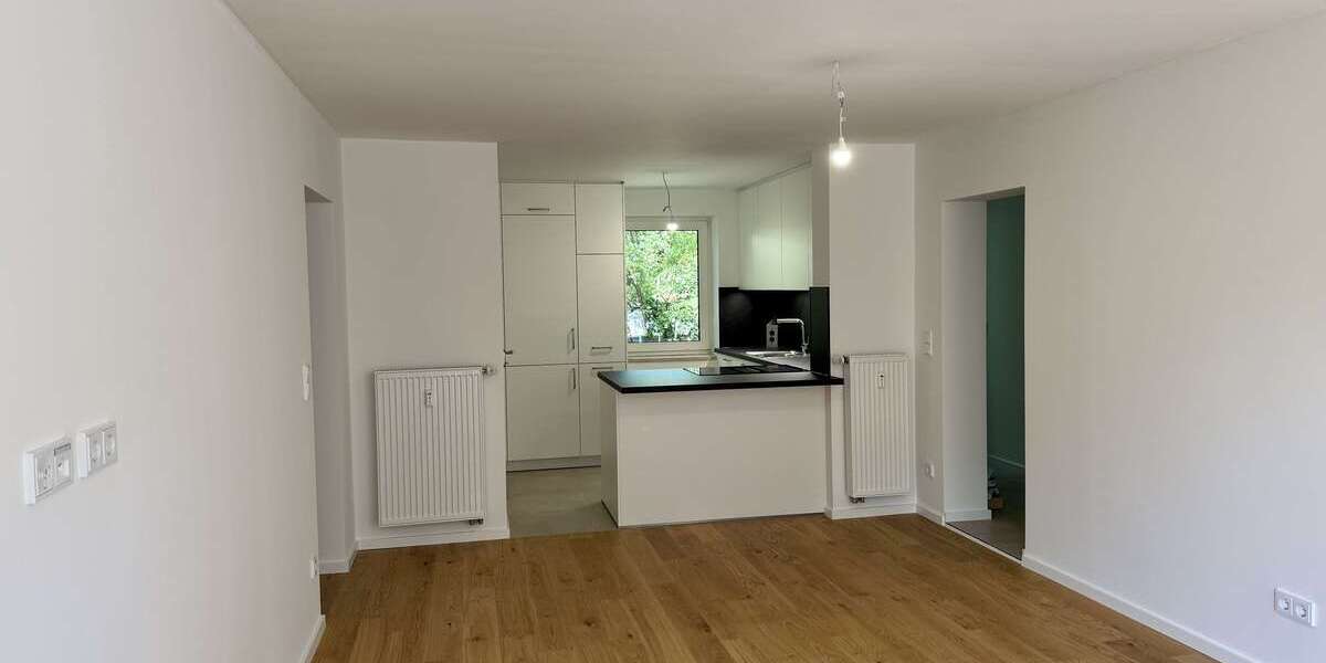 Etagenwohnung München Bogenhausen - 4 Zimmer, 81 m&sup2;, 2.160&euro; | Angebot:27040620