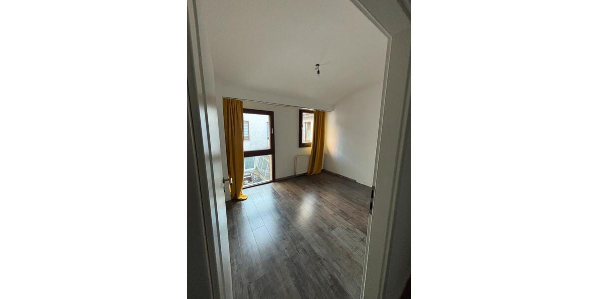 Moderne 3-Zimmer-Maisonette zur Miete im separaten Hinterhaus – K 3 zimmer