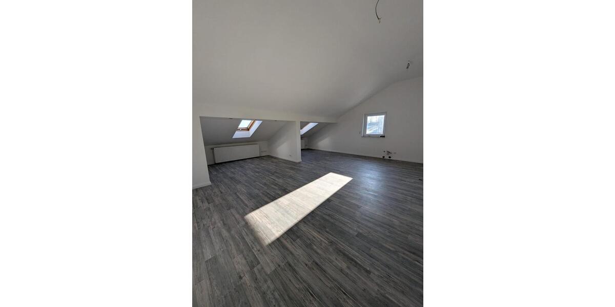 Dachgeschoßwohnung Grebenhain - 2.5 Zimmer, 80 m&sup2;, 550&euro; | Angebot:25894894