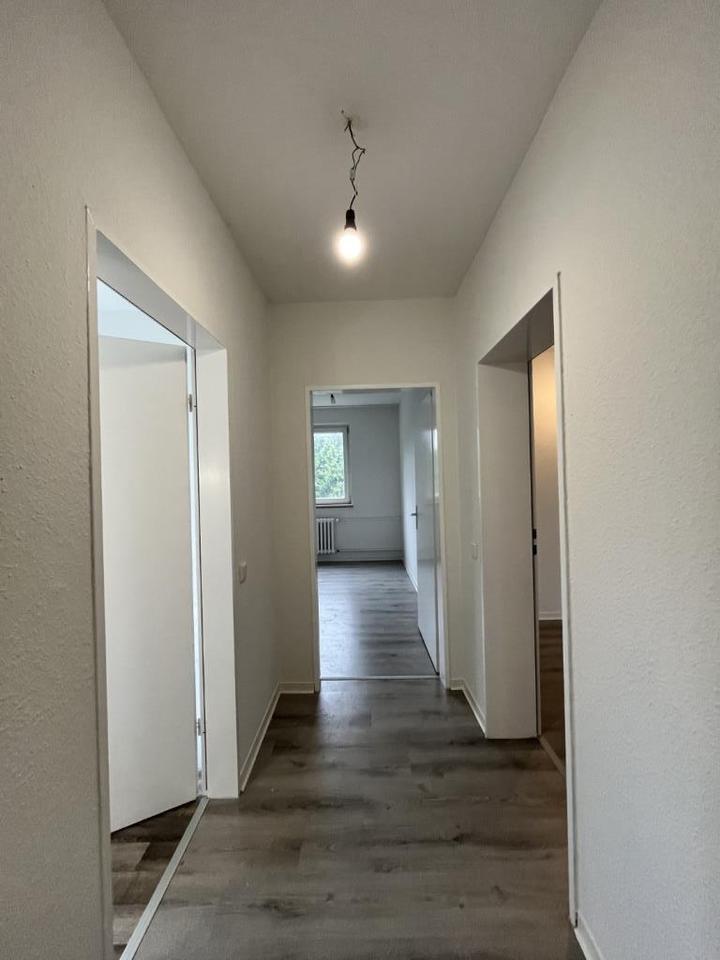 Hell und Freundlich, fast im Grünen und Stadtnah!!! 3 ZKB + Balkon - Frisch renoviert*** zimmer