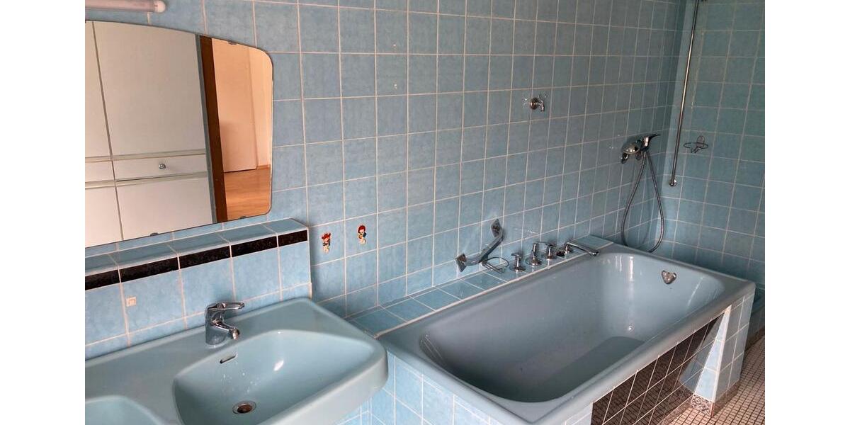 Dachgeschoßwohnung Tettau - 2 Zimmer, 53 m&sup2;, 350&euro; | Angebot:26464302