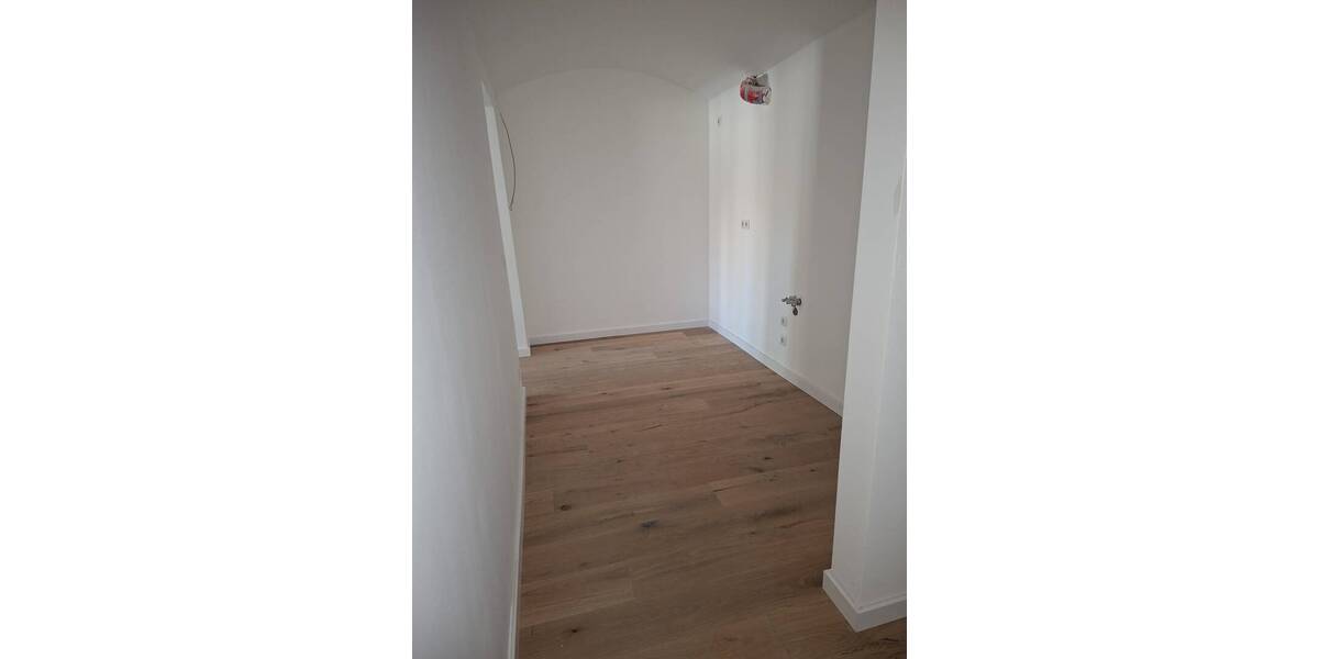 Etagenwohnung Magdeburg Buckau - 4 Zimmer, 93 m&sup2;, 1.678&euro; | Angebot:26389913