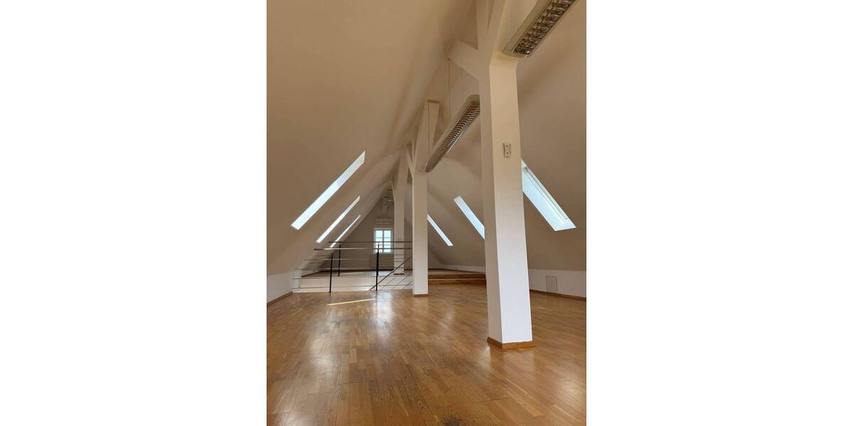 Etagenwohnung Stuttgart Mitte - 6 Zimmer, 176 m&sup2;, 3.800&euro; | Angebot:26476054