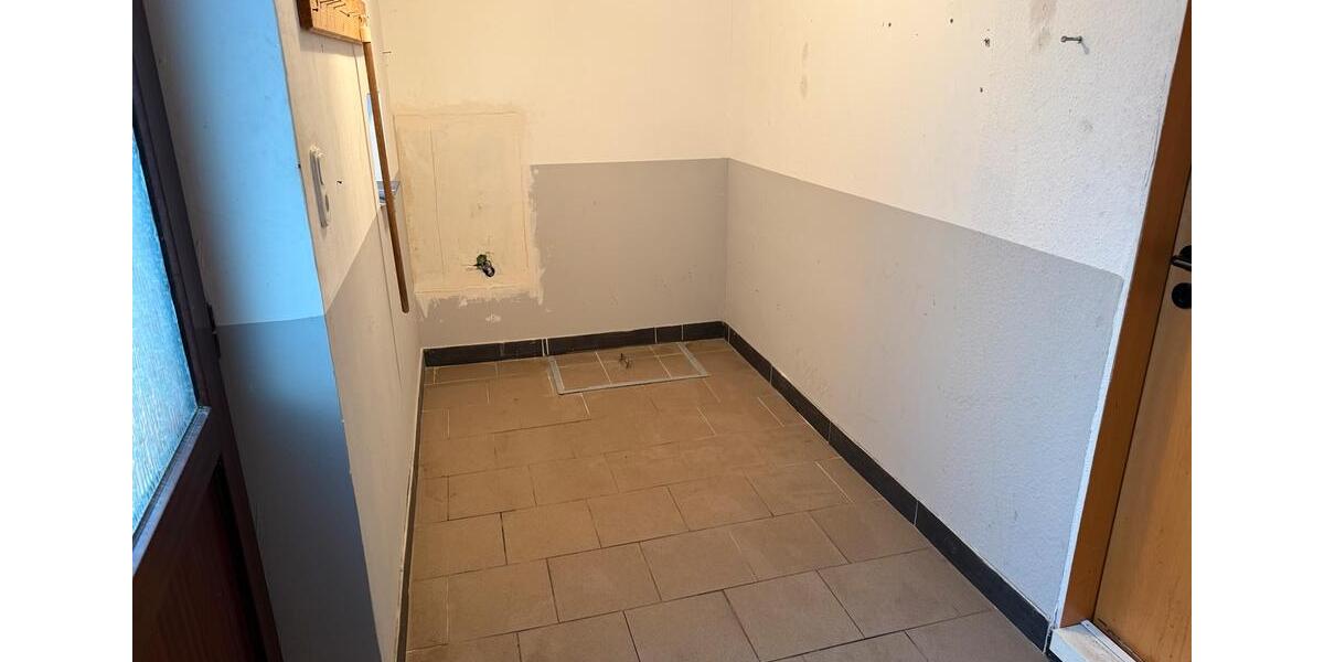 Etagenwohnung Weener - 5 Zimmer, 95 m&sup2;, 1.000&euro; | Angebot:25942354