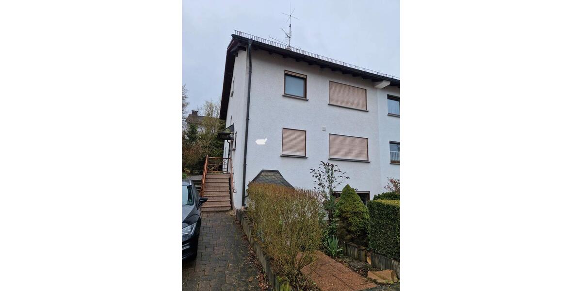 Etagenwohnung Taunusstein - 5 Zimmer, 165 m&sup2;, 2.000&euro; | Angebot:26136945