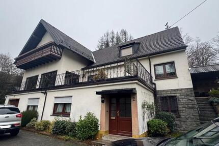 Haus Reichshof - 11 Zimmer, 315 m&sup2;, 1.700&euro; | Angebot:25151779