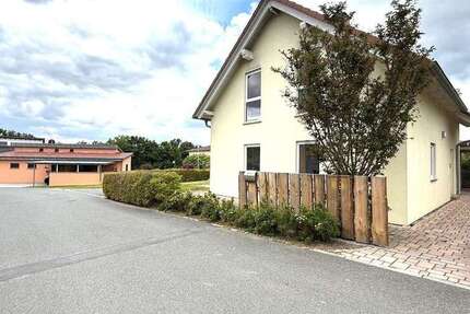 Haus zum Mieten in Lahr 1.980 € 218 m² 8 zimmer