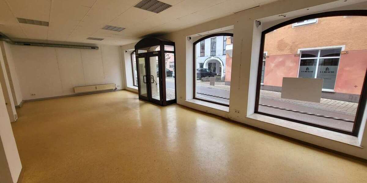 Einzelhandel in Burgau 890 € 107 m² zimmer