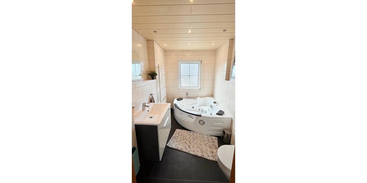 Dachgeschoßwohnung Berlin Lichtenberg - 3 Zimmer, 86 m&sup2;, 499&euro; | Angebot:26317826